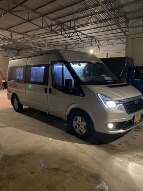 Xe 16 chỗ Ford Transit