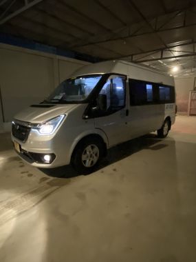 Xe 16 chỗ Ford Transit