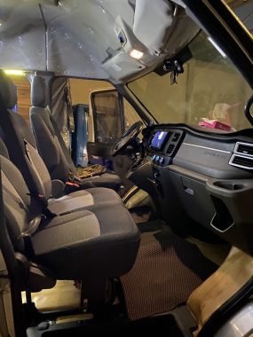 Xe 16 chỗ Ford Transit