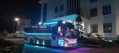 Xe 29 chỗ Universe