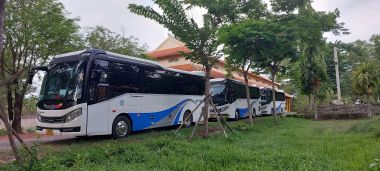 Xe 29 chỗ Universe