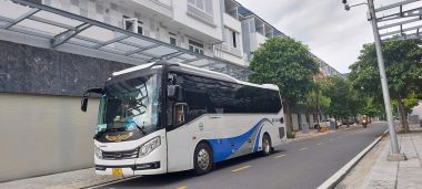 Xe 29 chỗ Universe